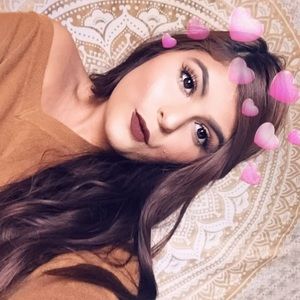 Meet your Posher, Ariana